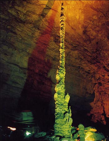 張家界國家森林公園、大峽谷、玻璃橋、鳳凰古城四日游